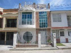 Poblado II, Casa en el poblado acabados de lujo  Pereira, Colombia