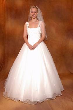 renta- alquiler de vestidos de novia, coctel Medelln, colombia