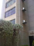 Cod. 09-8512 Amplio apartamento av. Universidad Maracaibo, Venezuela