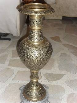 JARRON O FLORERO EN BRONCE CALI, COLOMBIA