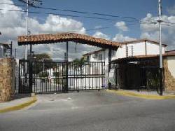 Casa Venta, Santa Rita Urb Villas Apamate, Cod 11-288 Maracay, Venezuela
