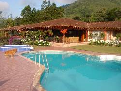 VENTA HERMOSA FINCA DE DESCANSO LAGO CALIMA CALI, COLOMBIA