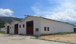Magnificas Bodegas:   un area total 8.000 m2   Bucaramanga, colombia