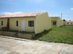 Venta de casa en Tucacas- Falcn Valencia, Venezuela