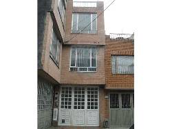 VENTA ESPECTACULAR CASA EN ALAMOS BOGOTA COLOMBIA BOGOTA, COLOMBIA
