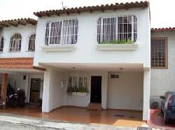 Venta de Hermosa Quinta en Avenida Pedro Len en Barqui barquisimeto, venezuela