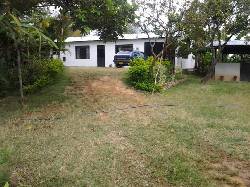 VENDO CASA Y TERRENO ULLOA RIVERA - VIA PRINCIPAL Bogot, Colombia