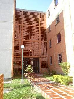 Sky Group Ofrece apartamento en Res. Tulipan, San Diego Valencia, Venezuela