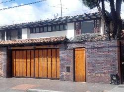 CASA EN ARRIENDO PRADOS DEL COUNTRY S-437-1145 Bogot, Colombia