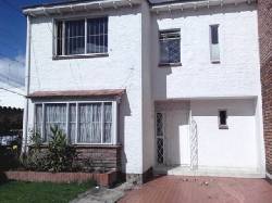 CASA COMERCIAL EN ARRIENDO LAS MARGARITAS S-437-1157 Bogot, Colombia