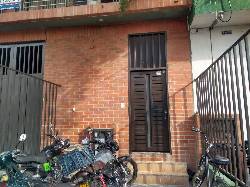 ALQUILO EXCELENTE Y AMPLIO APARTAMENTO EN SEGUNDO PISO. Cali, Colombia