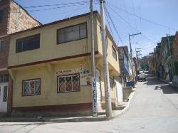 Lucero bajo, Esquinera, dos plantas, Bogota Colombia, Colombia