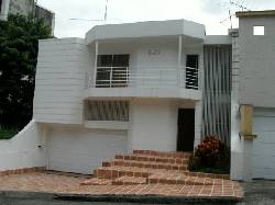 SE VENDE LINDA CASA EN BARRIO TRADICIONAL CALI, COLOMBIA
