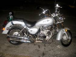 ESPECTACULAR UM RENEGADE 200 BUCARAMANGA, COLOMBIA