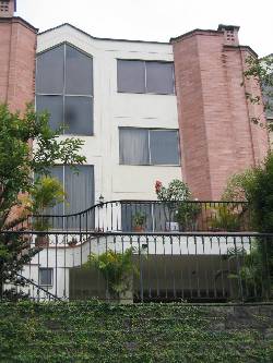 VENDO CASA EN EL POBLADO, MEDELLIN 3008367629, Colombia