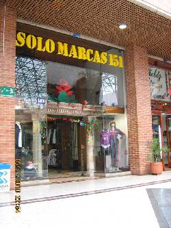 VENDO EXCELENTE LOCAL EN EL CENTRO COMERCIAL CEDRITOS  BOGOTA D.C., COLOMBIA