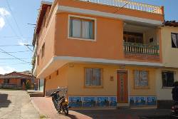 VENDO HERMOSA CASA EN GUATAP, SEMIAMOBLADA Medelln, Colombia