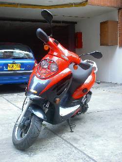 vedo moto powermax 125C.C. 2005 8000 km.  Bogota, Colombia