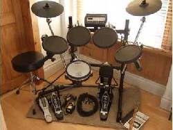 A LA VENTA:Roland V-Pro Electronic Drum Set Blanco Richmond, USA