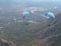 Fly Parapente Vuelo de Bautismo La Cumbre-Cordoba, Argentina