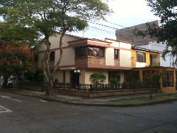 Lujosa casa de 230 m2, 4 cuartos, estudio, garaje  Cali, Colombia