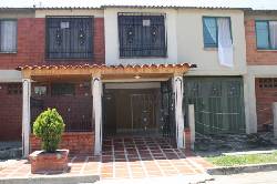 SE VENDE CASA DOS PISOS CIUDADELA TERARNOVA JAMUND cali, colombia