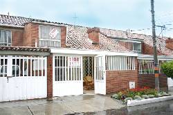 Se vende hermosa casa en la Alborada Bogota, Colombia