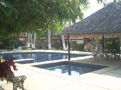 VILLA CON ALBERCA A UN COSTADO DEL HOSPITAL NAVAL zihuatanejo, mexico
