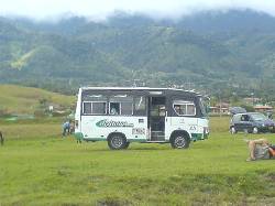 BUSETA NKR 2001 cali, Colombia