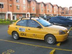 SE VENDE TAXI. KIA RIO, CON LICENCIA cali, colombia