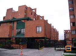 Apartamento frente a cc Hayuelos excelente Bogota, Colombia