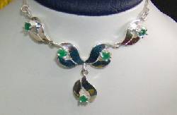 aderezo en plata con esmeraldas anillo aretes y ga bogota, Colombia