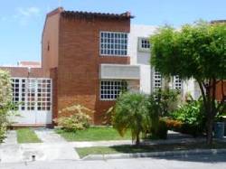 Urb. Araguama Country MAracay Bs.F 680000 Maracay, Venezuela