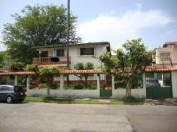 se alquila casa en la via valencia Valencia, Venezuela