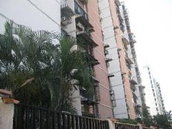 Rent-A-House, Apartamento Amoblado con baja inicial en  Maracay, Venezuela